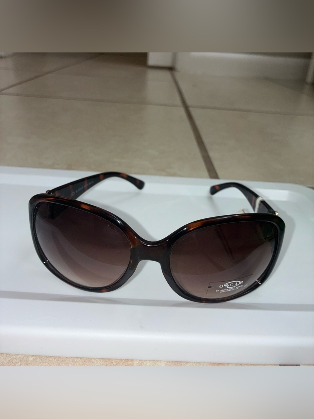 Oscar de la Renta Tortoiseshell Sunglasses with Brown Gradient Lenses NEW